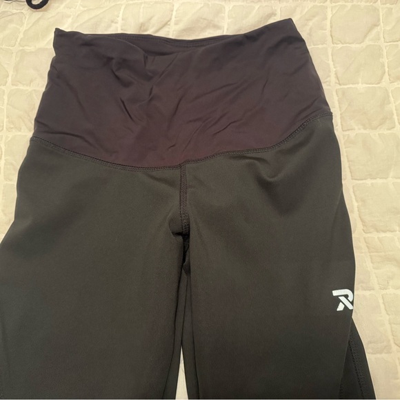 Black capri leggings - Picture 2 of 4